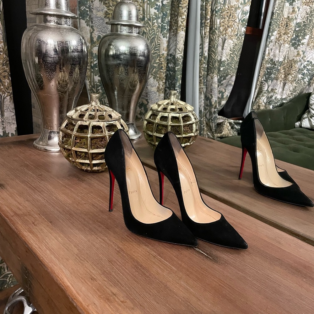 Christian Louboutin Suede ‘So Kate’ Pumps